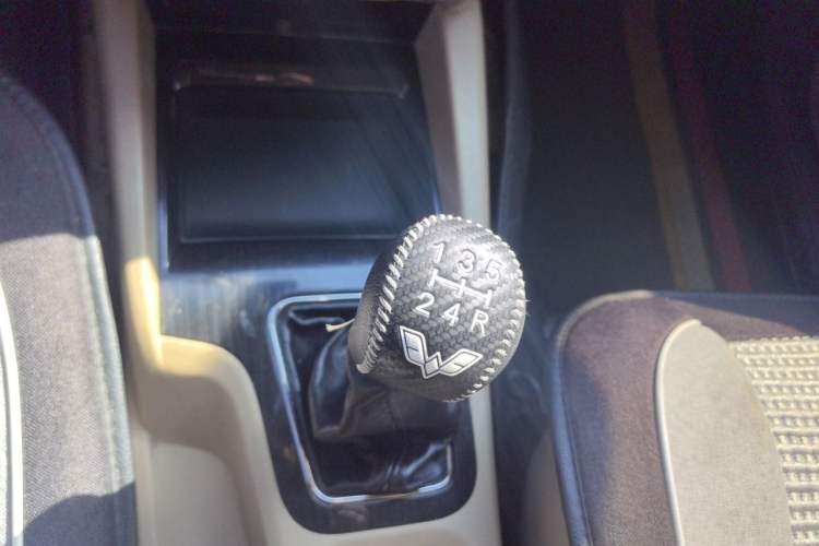 Used Wuling Hongguang 2015 1.5L S1 Standard China V-Emission Standards Gear Lever