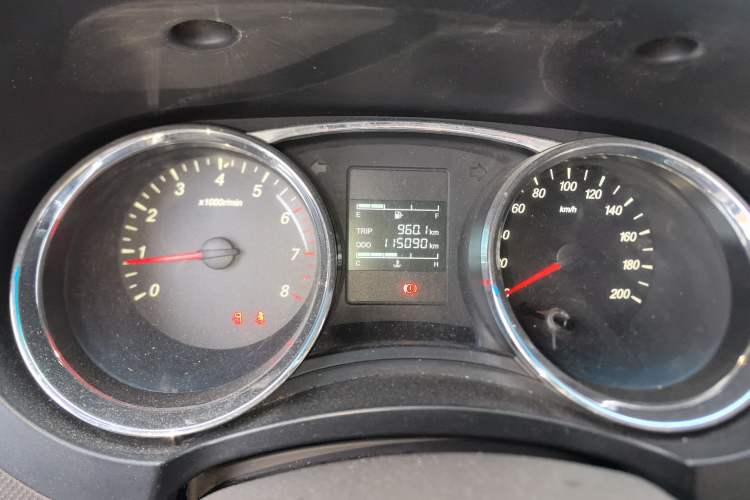 Used Wuling Hongguang 2015 1.5L S1 Standard China V-Emission Standards Instrument Cluster