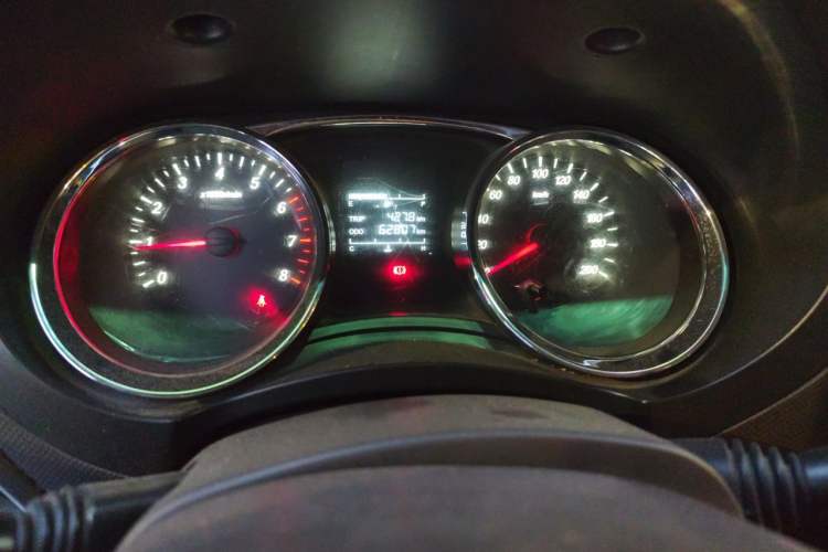 Used Wuling Hongguang 2015 1.5L S1 Standard China V-Emission Standards Instrument Cluster