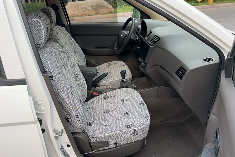 Used Wuling Hongguang 2015 1.5L S Basic Version China V Standard Interior 1