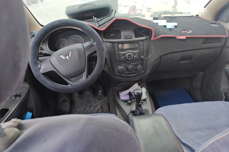 Used Wuling Hongguang 2015 1.2L S Base Model China V Standard Interior 2