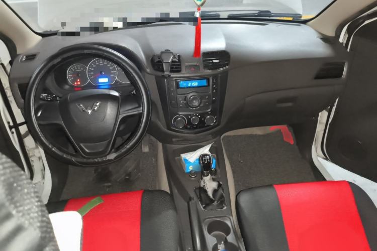 Used Wuling Hongguang 2015 1.5L S1 Standard China V-Emission Standards Interior 2