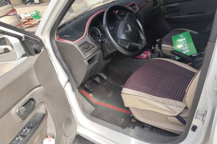 Used Wuling Hongguang 2015 1.5L S1 Standard China V-Emission Standards Interior 3