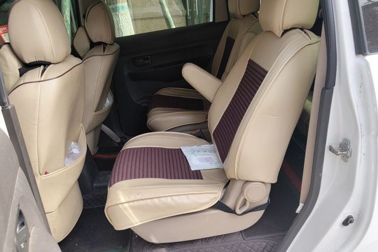 Used Wuling Hongguang 2015 1.5L S1 Standard China V-Emission Standards Interior 4