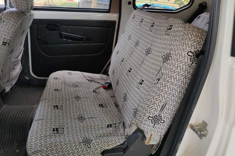 Used Wuling Hongguang 2015 1.5L S Basic Version China V Standard Interior 4