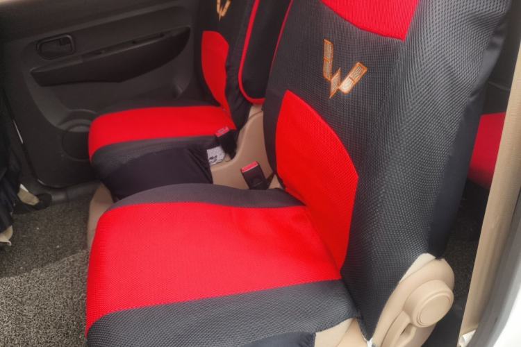 Used Wuling Hongguang 2015 1.5L S1 Standard China V-Emission Standards Interior 4