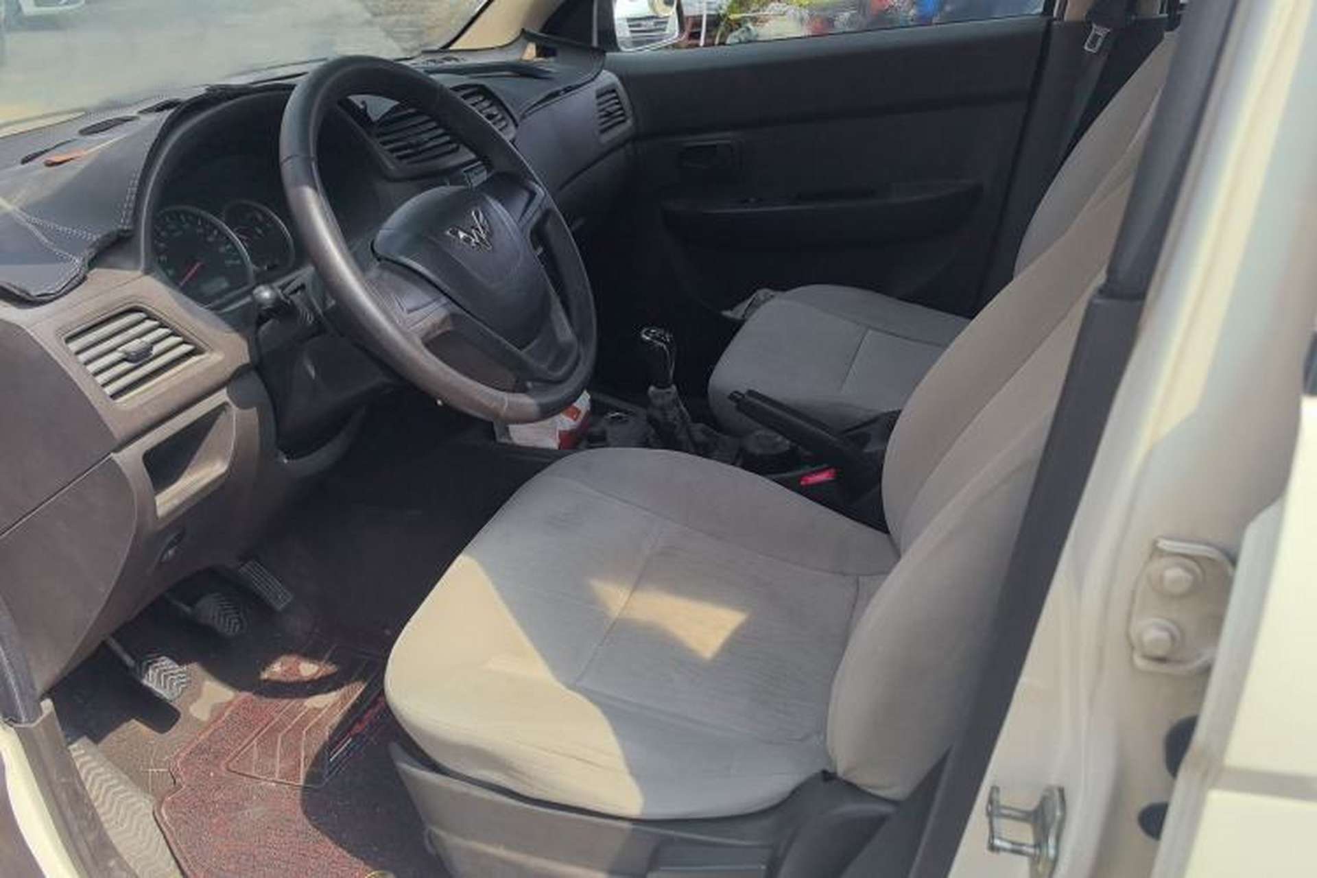 Used Wuling Hongguang 2015 1.2L S Base Model China IV Left Front Seat