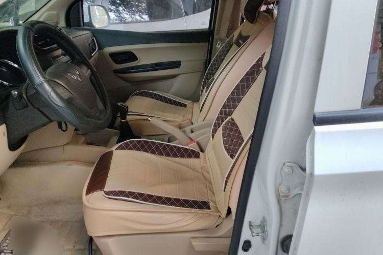 Used Wuling Hongguang 2015 1.5L S1 Standard China V-Emission Standards Left Front Seat