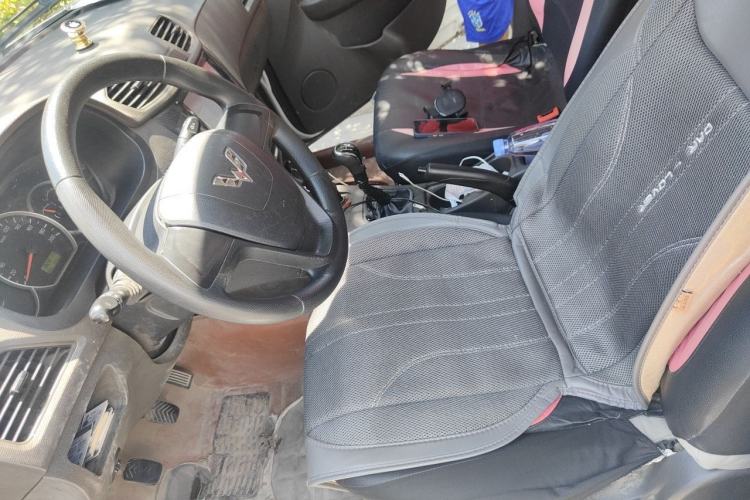 Used Wuling Hongguang 2015 1.5L S Base Model China IV Left Front Seat