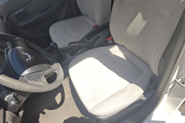 Used Wuling Hongguang 2015 1.5L S Basic Version China V Standard Left Front Seat