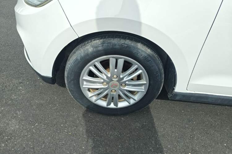 Used Wuling Hongguang 2015 1.5L S1 Comfort China V Standard Left Front Wheel Hub