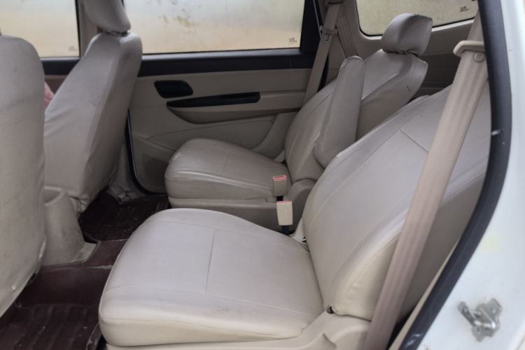 Used Wuling Hongguang 2015 1.5L S1 Standard China V-Emission Standards Left Rear Seat