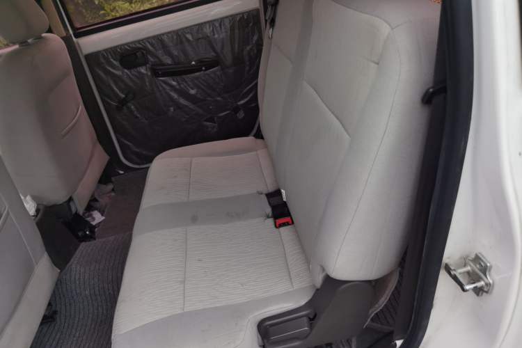 Used Wuling Hongguang 2015 1.5L S Basic Version China V Standard Left Rear Seat