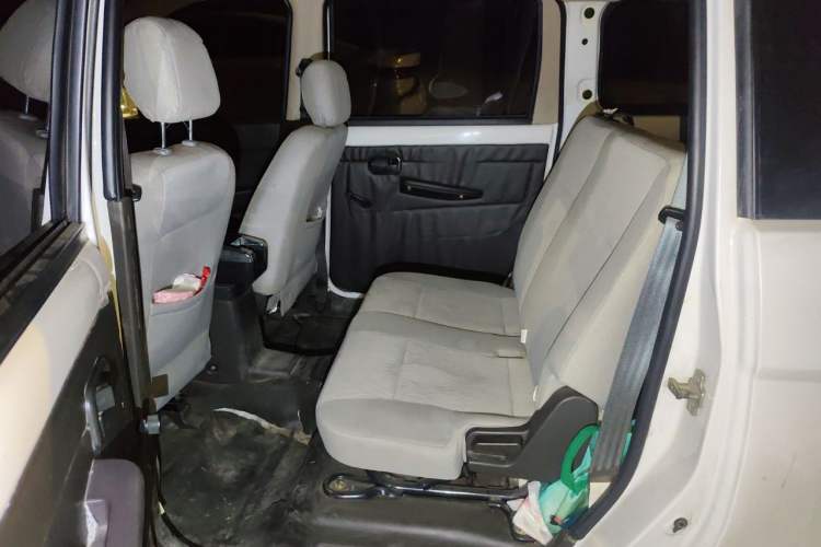 Used Wuling Hongguang 2015 1.5L S Basic Version China V Standard Left Rear Seat