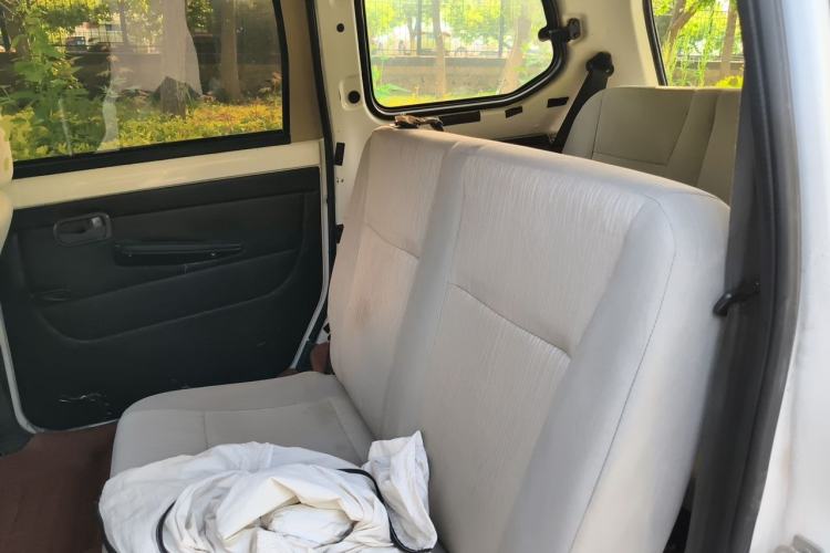 Used Wuling Hongguang 2015 1.5L S Basic Version China V Standard Left Rear Seat