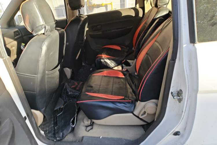 Used Wuling Hongguang 2015 1.5L S Basic Version China V Standard Left Rear Seat