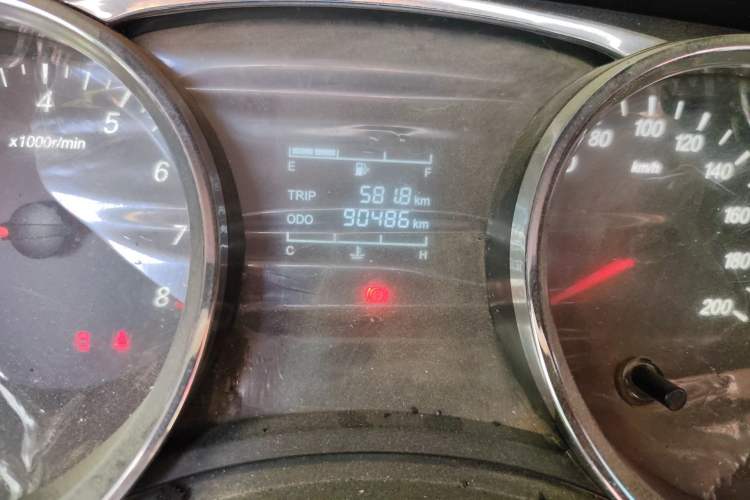 Used Wuling Hongguang 2015 1.5L S1 Standard China V-Emission Standards Odometer Close Up