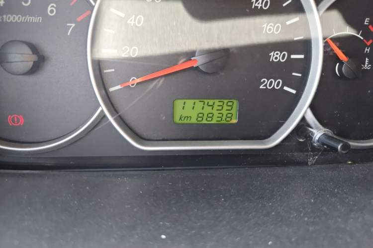 Used Wuling Hongguang 2015 1.5L S Basic Version China V Standard Odometer Close Up