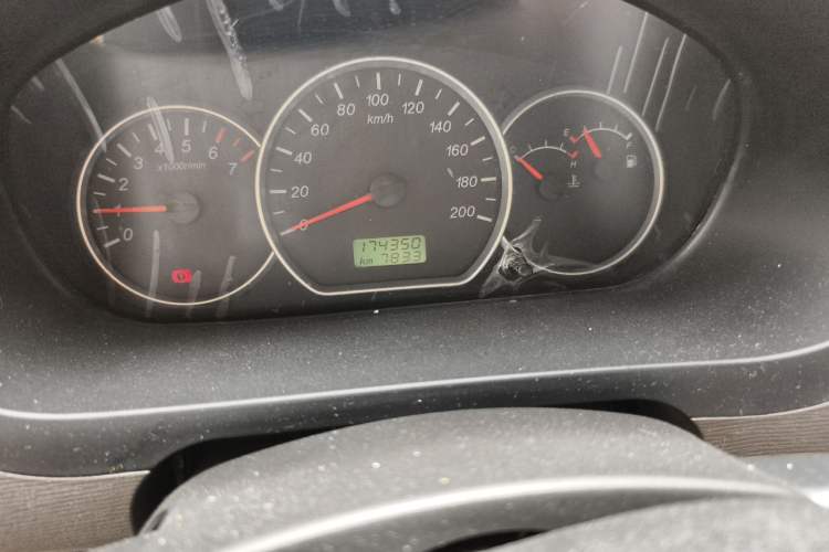 Used Wuling Hongguang 2015 1.2L S Base Model China V Standard Odometer Close Up