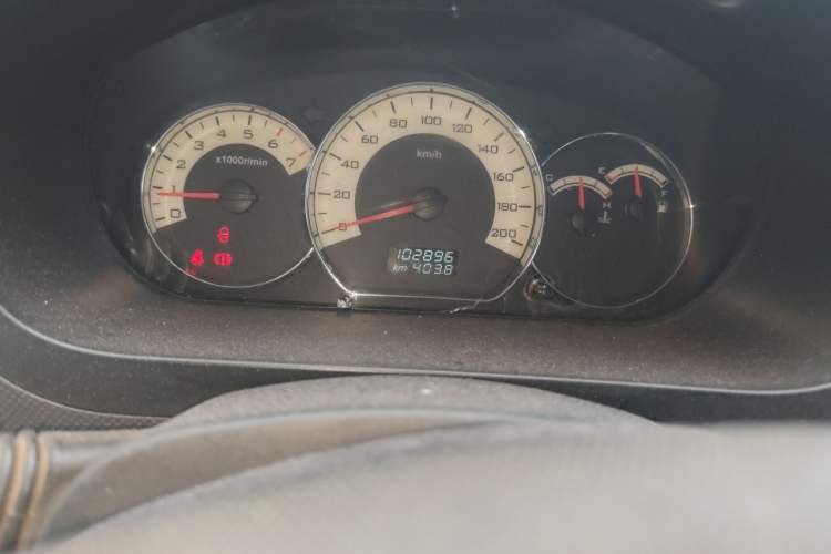 Used Wuling Hongguang 2015 1.5L S Base Model China IV Odometer Close Up