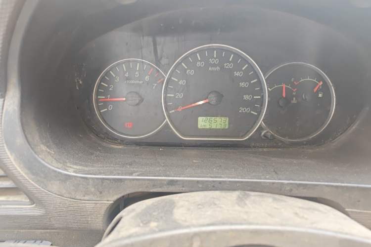 Used Wuling Hongguang 2015 1.5L S Basic Version China V Standard Odometer Close Up