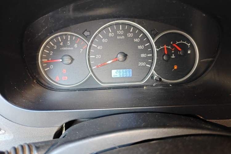 Used Wuling Hongguang 2015 1.5L S Basic Version China V Standard Odometer Close Up