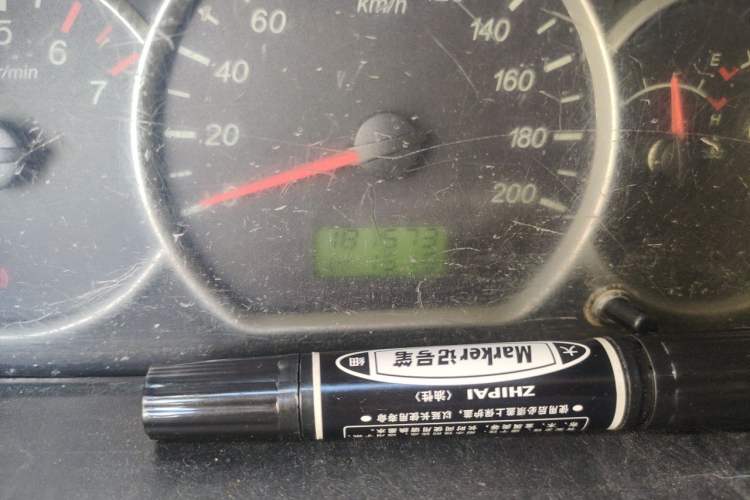 Used Wuling Hongguang 2015 1.2L S Base Model China V Standard Odometer Close Up