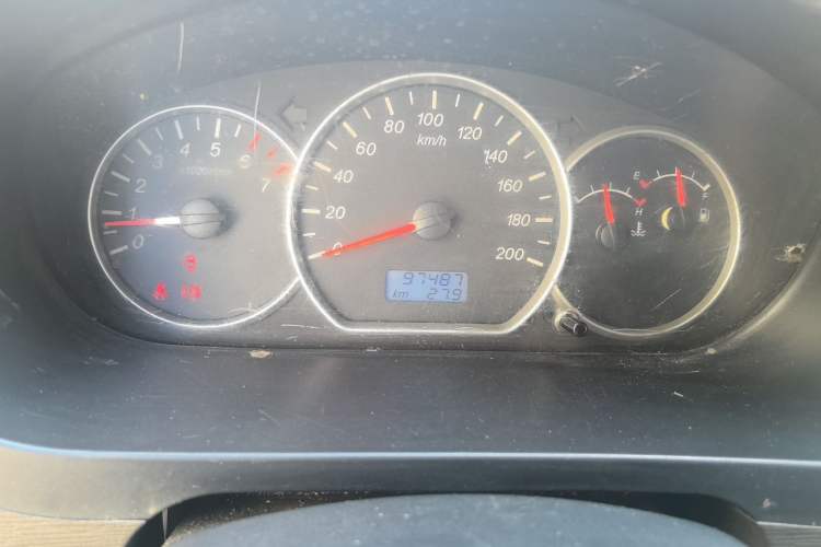 Used Wuling Hongguang 2015 1.2L S Base Model China IV Odometer Close Up