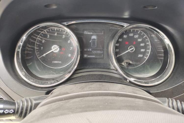 Used Wuling Hongguang 2015 1.5L S1 Comfort China V Standard Odometer Close Up