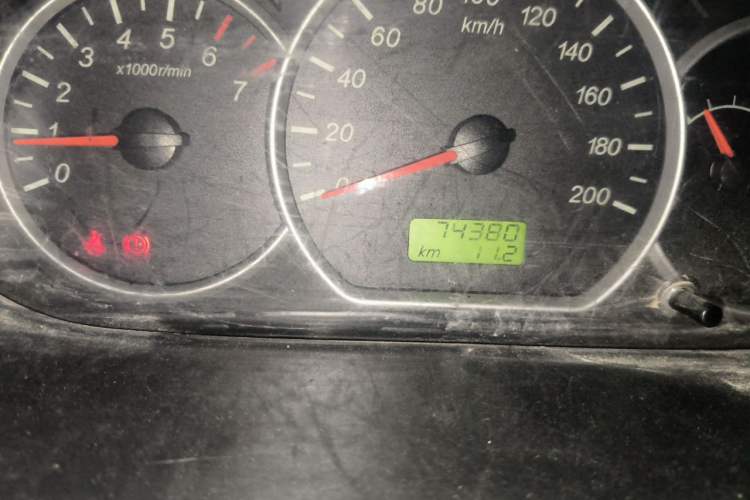 Used Wuling Hongguang 2015 1.2L S Base Model China V Standard Odometer Close Up