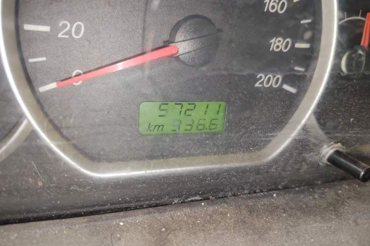 Used Wuling Hongguang 2015 1.2L S Base Model China V Standard Odometer Close Up