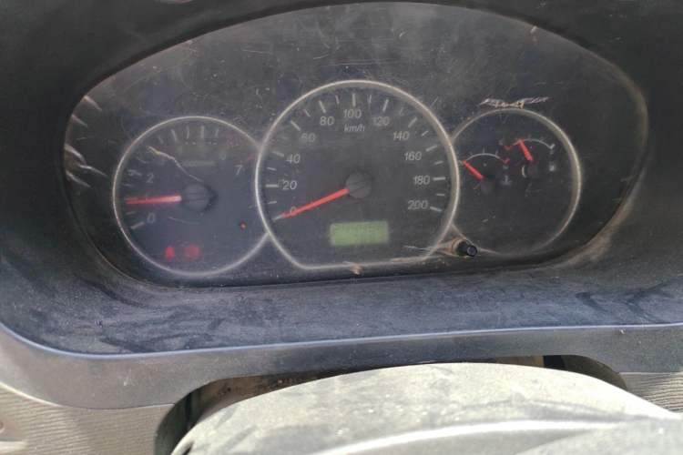 Used Wuling Hongguang 2015 1.2L S Base Model China IV Odometer Close Up