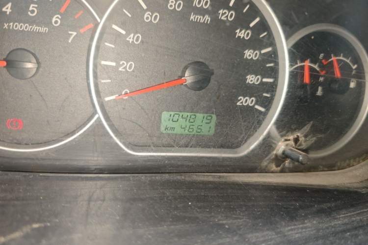 Used Wuling Hongguang 2015 1.5L S Basic Version China V Standard Odometer Close Up