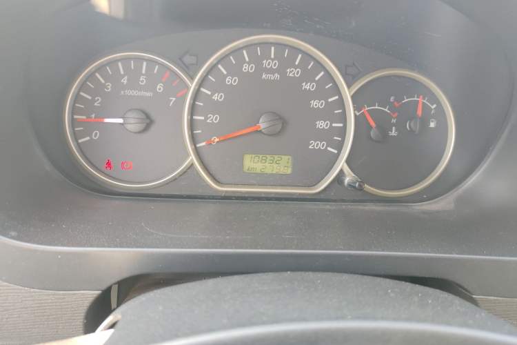 Used Wuling Hongguang 2015 1.5L S Base Model China IV Odometer Close Up