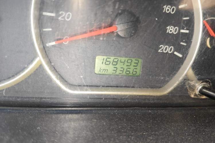Used Wuling Hongguang 2015 1.5L S Basic Version China V Standard Odometer Close Up
