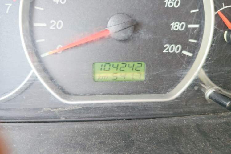 Used Wuling Hongguang 2015 1.2L S Base Model China V Standard Odometer Close Up