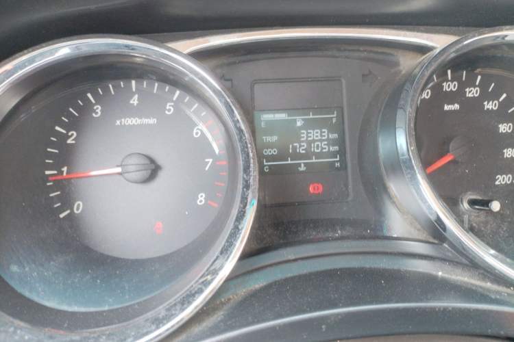 Used Wuling Hongguang 2015 1.5L S1 Standard China V-Emission Standards Odometer Close Up