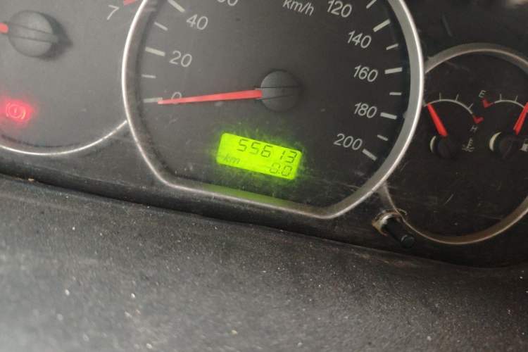 Used Wuling Hongguang 2015 1.5L S Basic Version China V Standard Odometer Close Up