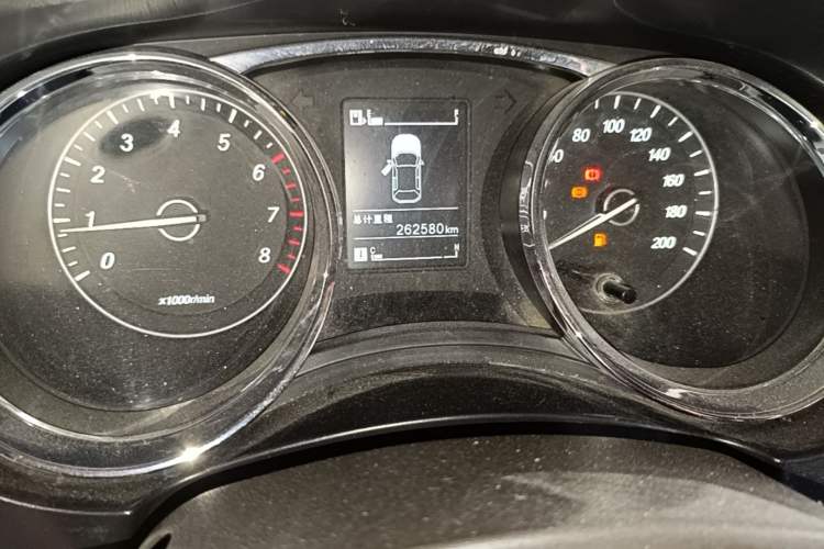 Used Wuling Hongguang 2015 1.5L S1 Comfort China V Standard Odometer Close Up