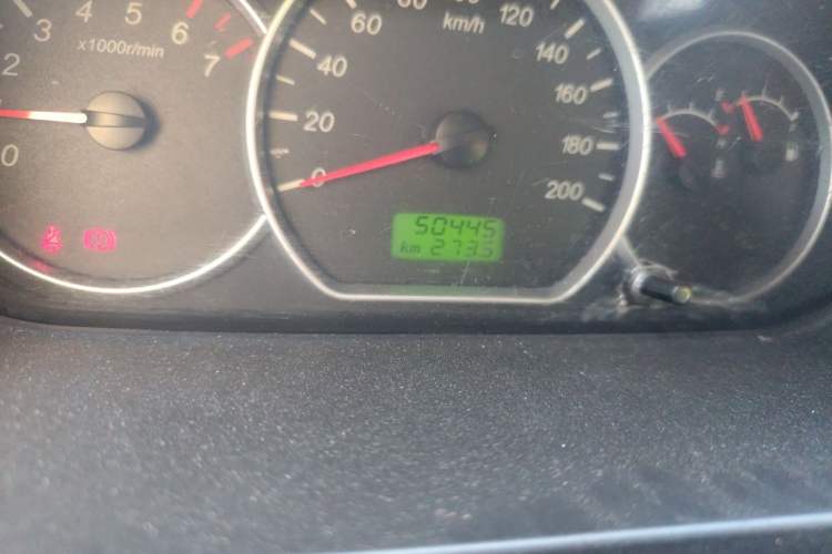 Used Wuling Hongguang 2015 1.2L S Base Model China V Standard Odometer Close Up