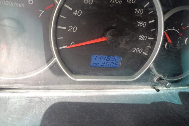 Used Wuling Hongguang 2015 1.5L S Basic Version China V Standard Odometer Close Up