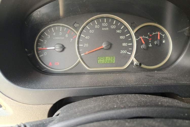 Used Wuling Hongguang 2015 1.5L S Basic Version China V Standard Odometer Close Up
