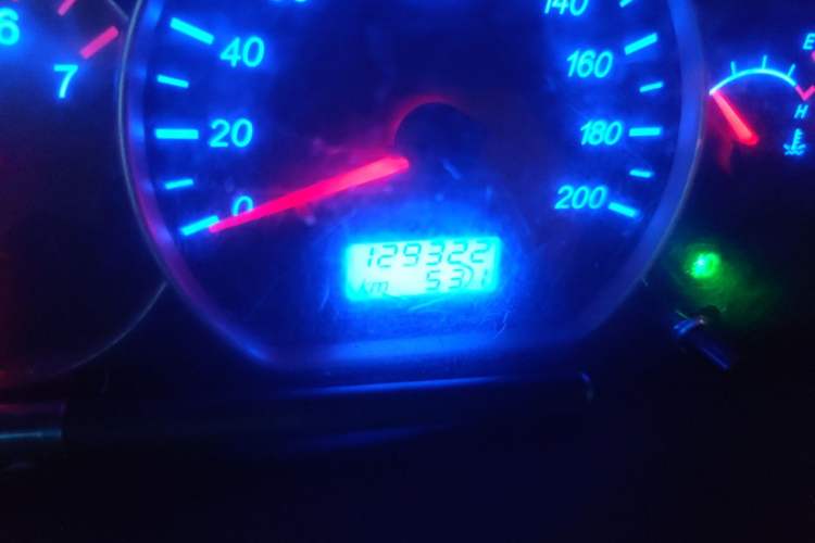 Used Wuling Hongguang 2015 1.5L S Basic Version China V Standard Odometer Close Up