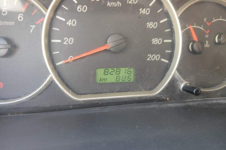 Used Wuling Hongguang 2015 1.5L S Base Model China IV Odometer Close Up