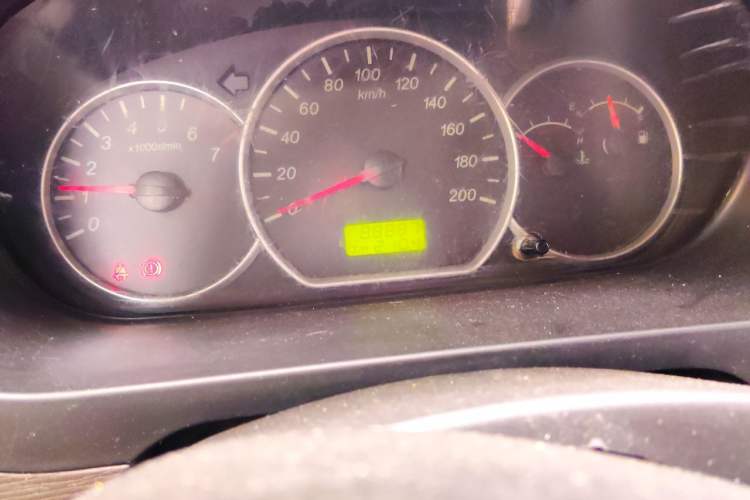 Used Wuling Hongguang 2015 1.2L S Base Model China V Standard Odometer Close Up