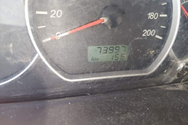 Used Wuling Hongguang 2015 1.5L S Basic Version China V Standard Odometer Close Up