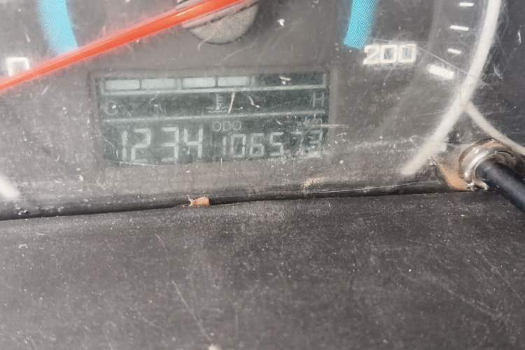 Used Wuling Hongguang 2015 1.5L S1 Standard China V-Emission Standards Odometer Close Up