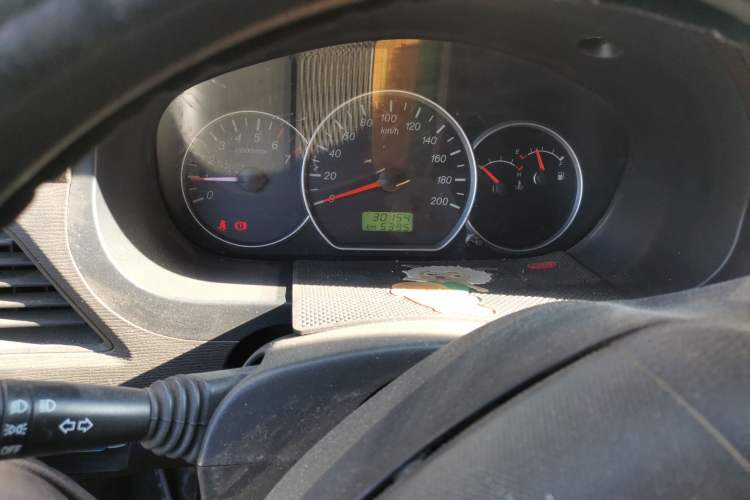 Used Wuling Hongguang 2015 1.5L S Basic Version China V Standard Odometer Close Up