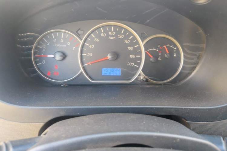 Used Wuling Hongguang 2015 1.5L S Basic Version China V Standard Odometer Close Up