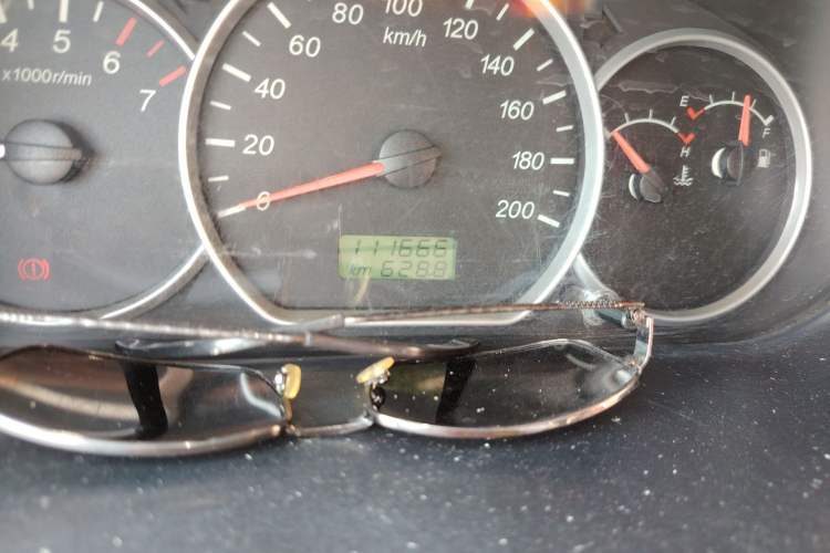 Used Wuling Hongguang 2015 1.5L S Basic Version China V Standard Odometer Close Up